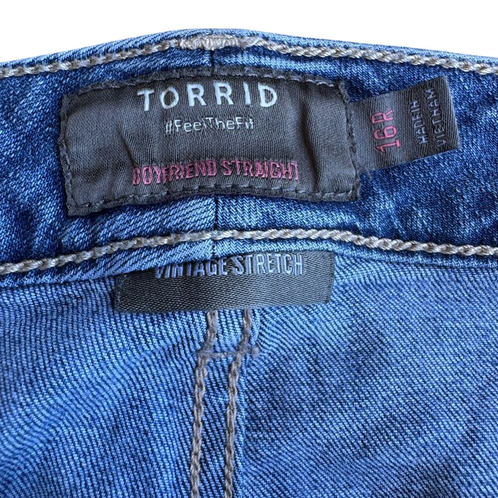 Torrid Light Wash Distressed Boyfriend Straight Vintage Stretch Jeans 16R - Picture 4 of 6